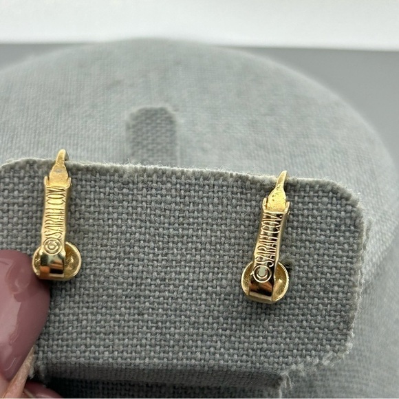 Sarah Coventry Cream Faux Pearl Clip On Dangle Earrings Gold Tone - Picture 2 of 4